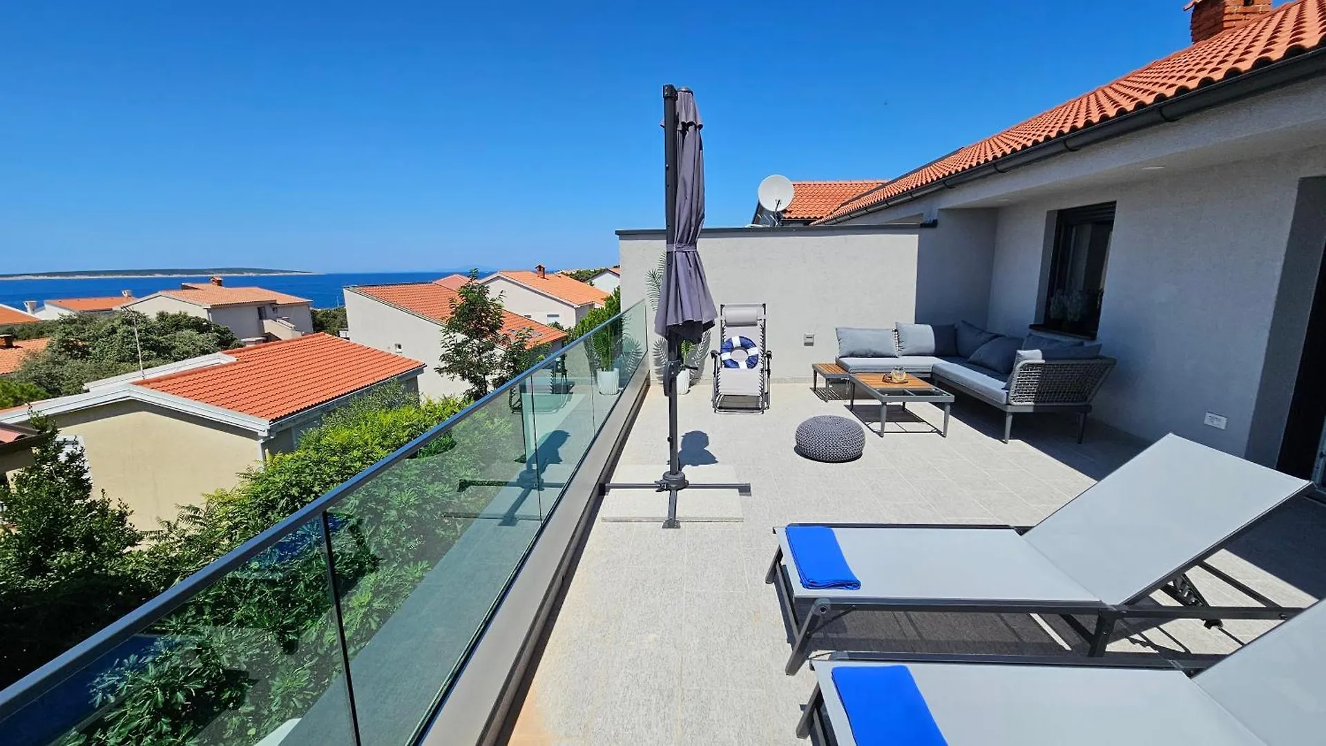 Apartment Blue Moon Apartment, Now With Jacuzzi Mandre