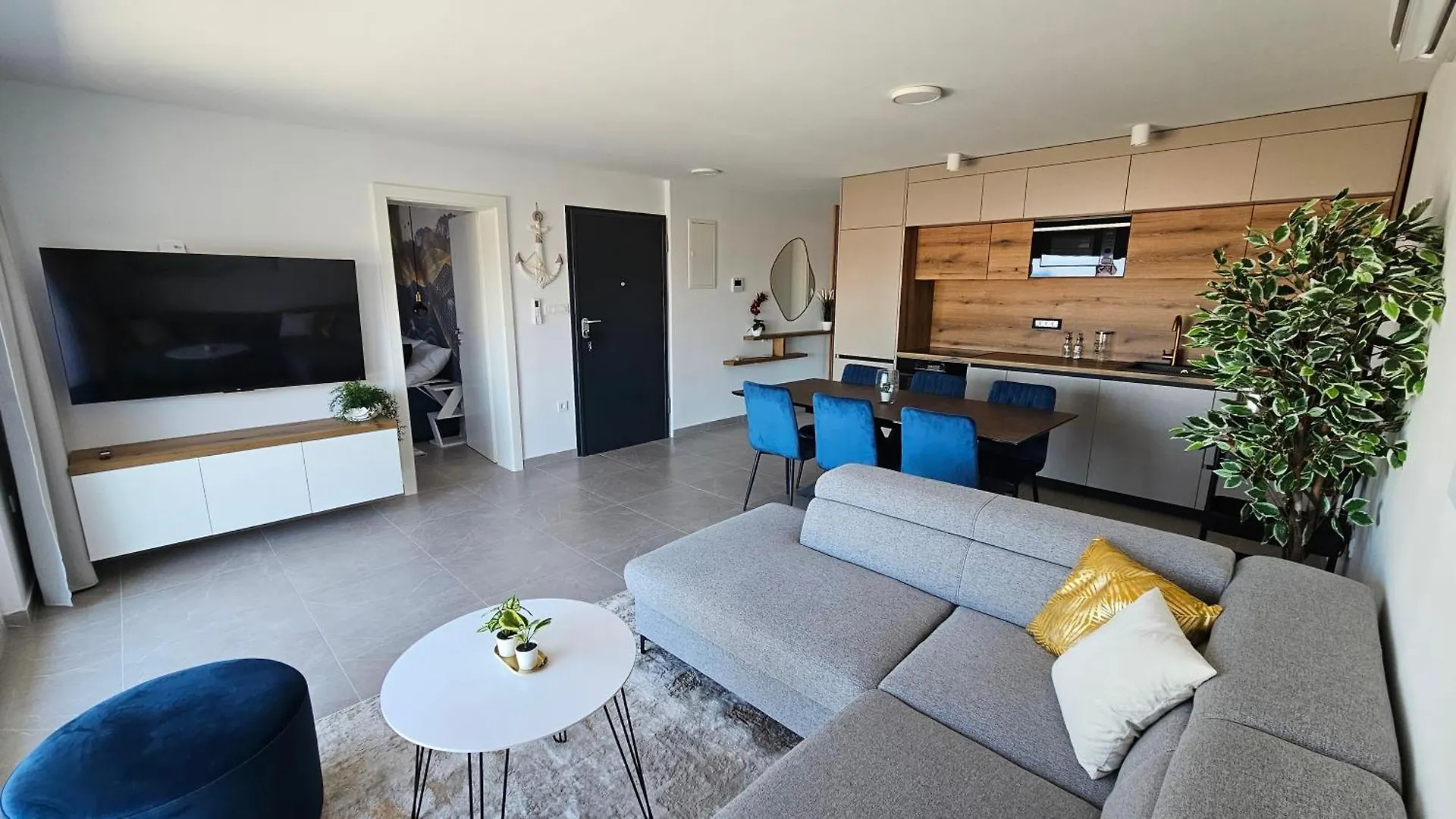 Blue Moon Apartment, Now With Jacuzzi Mandre 0*,  Croatia