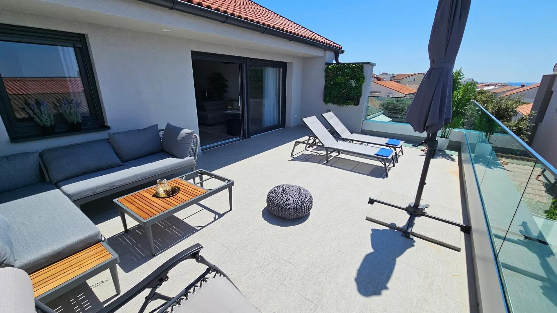 Blue Moon Apartment, Now With Jacuzzi Mandre 0*,  Croatia