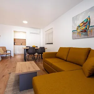 Apartment Marta, Mandre