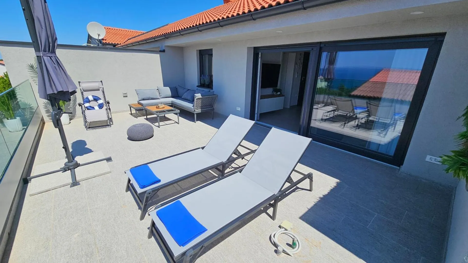 Blue Moon Apartment, Now With Jacuzzi Mandre Apartament