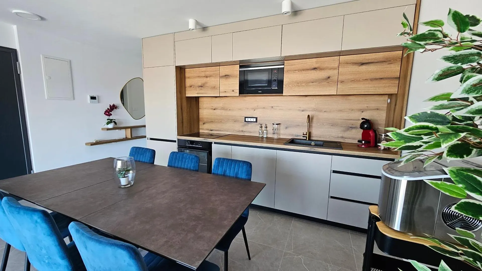 Apartament Blue Moon Apartment, Now With Jacuzzi Mandre
